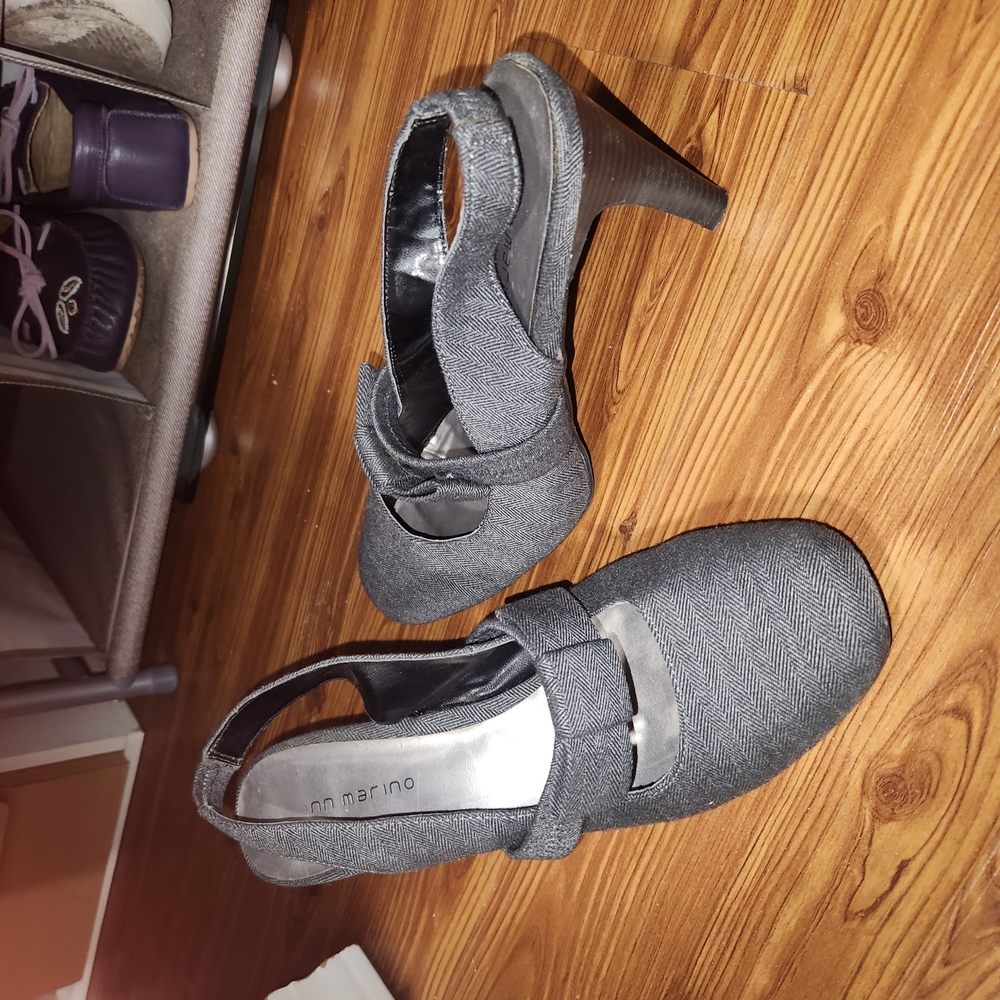 Ann Marino Gray Classic Heels with Strap